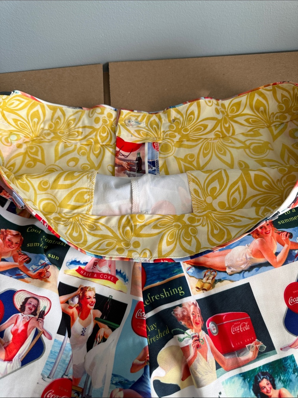 Coca Cola Men’s Golf Shorts by Loudmouth NWT Sz 38 Pin-Up Girl Novelty - Picture 4 of 6